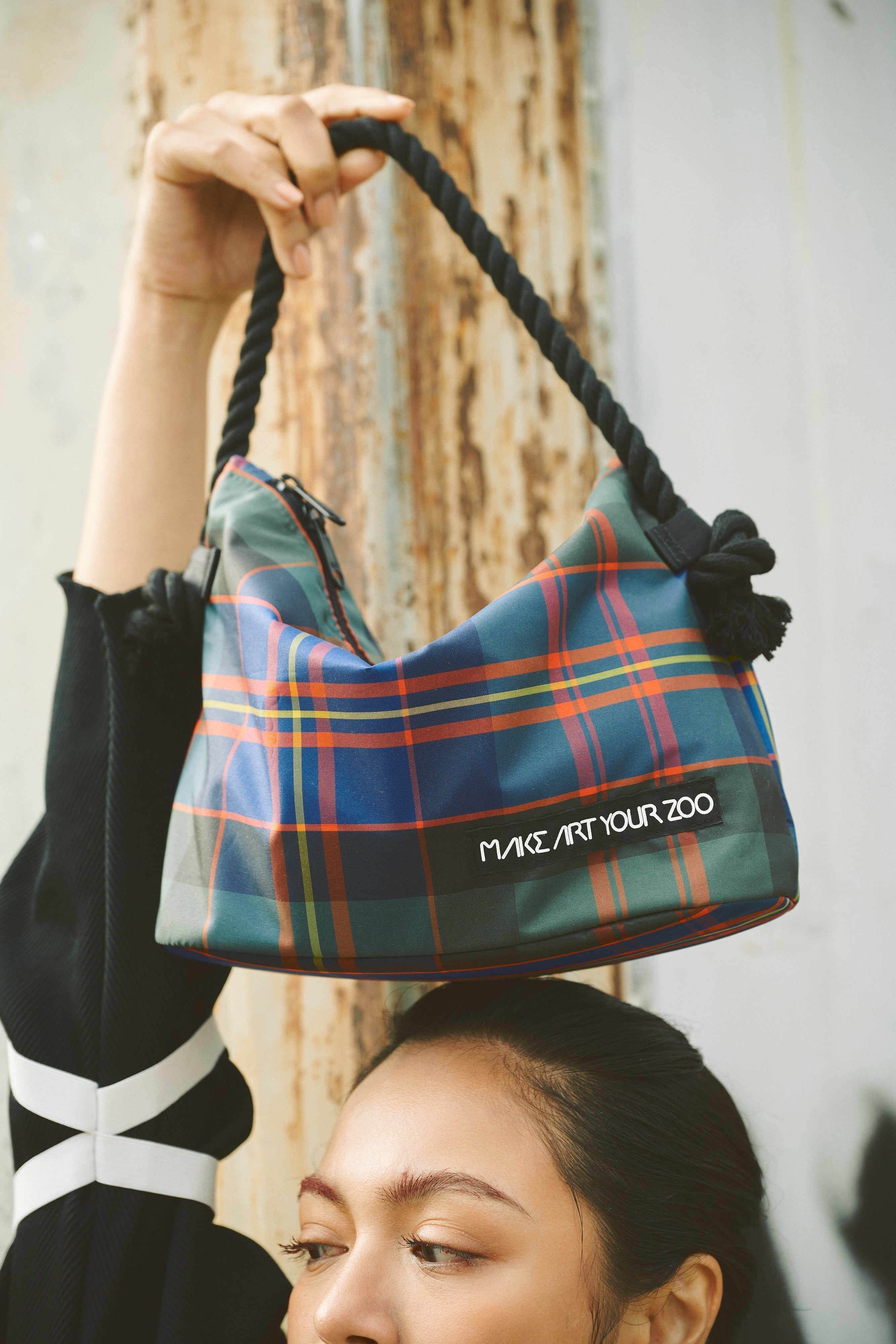 ONLINE // Vanity Pouch TARTAN 発売スタート