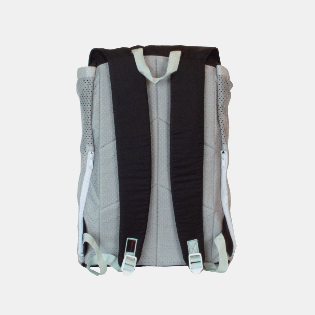Oblong pockets backpack