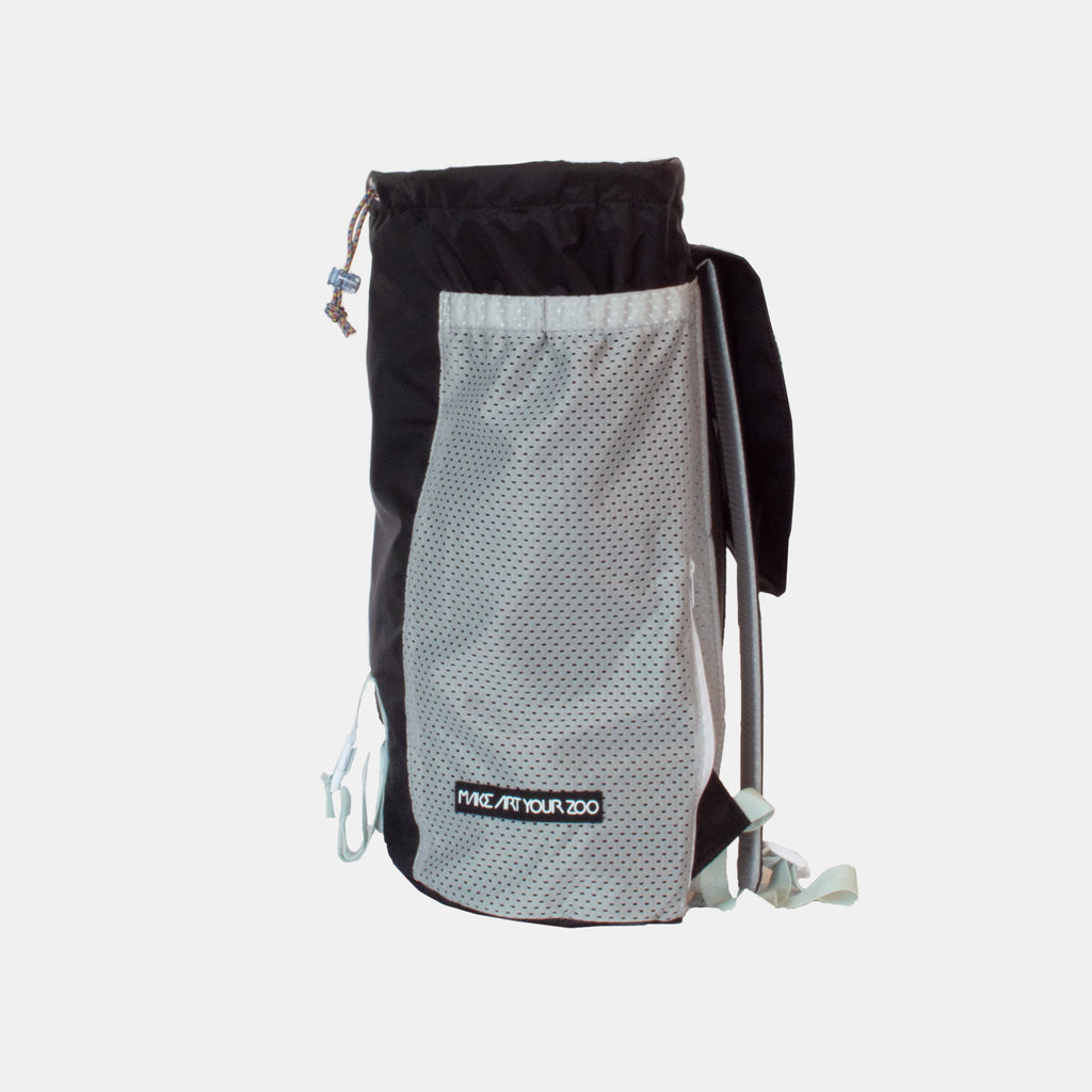 Oblong pockets backpack