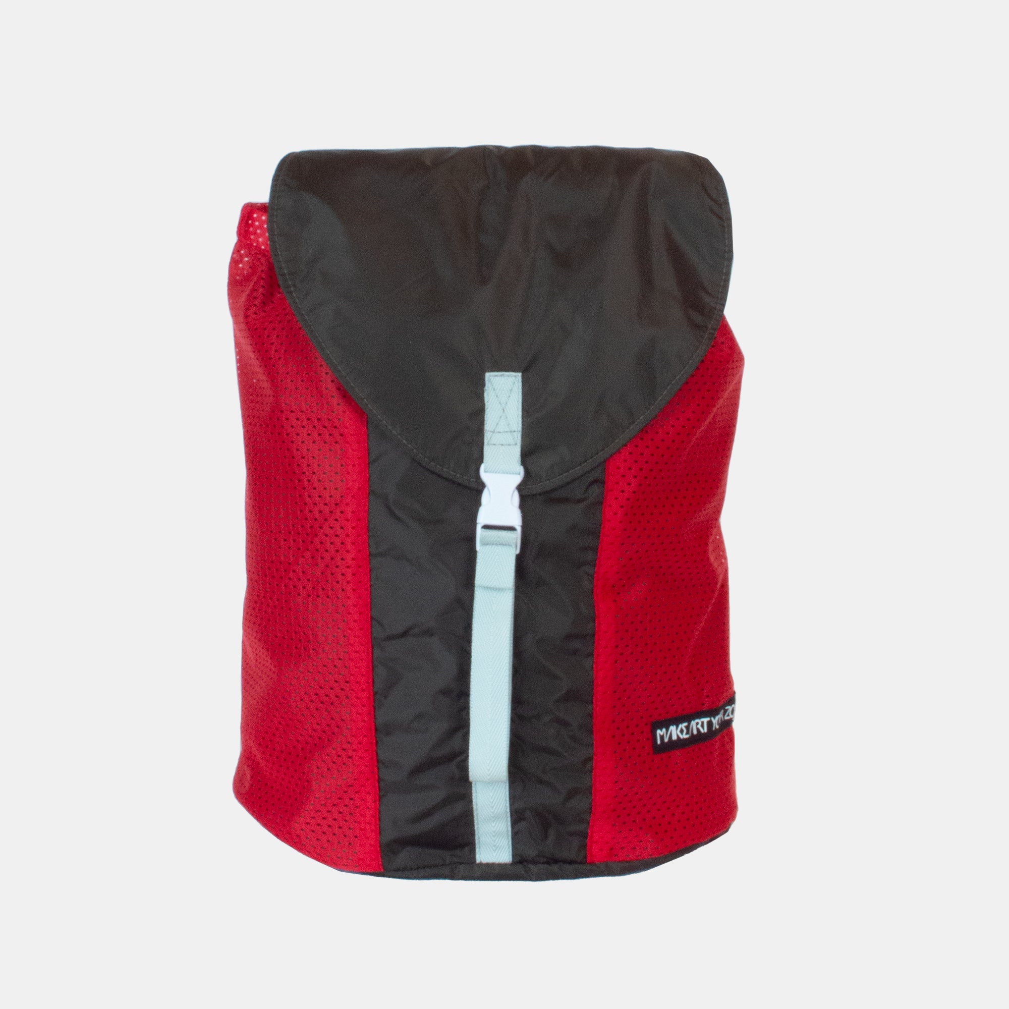 Oblong pockets backpack