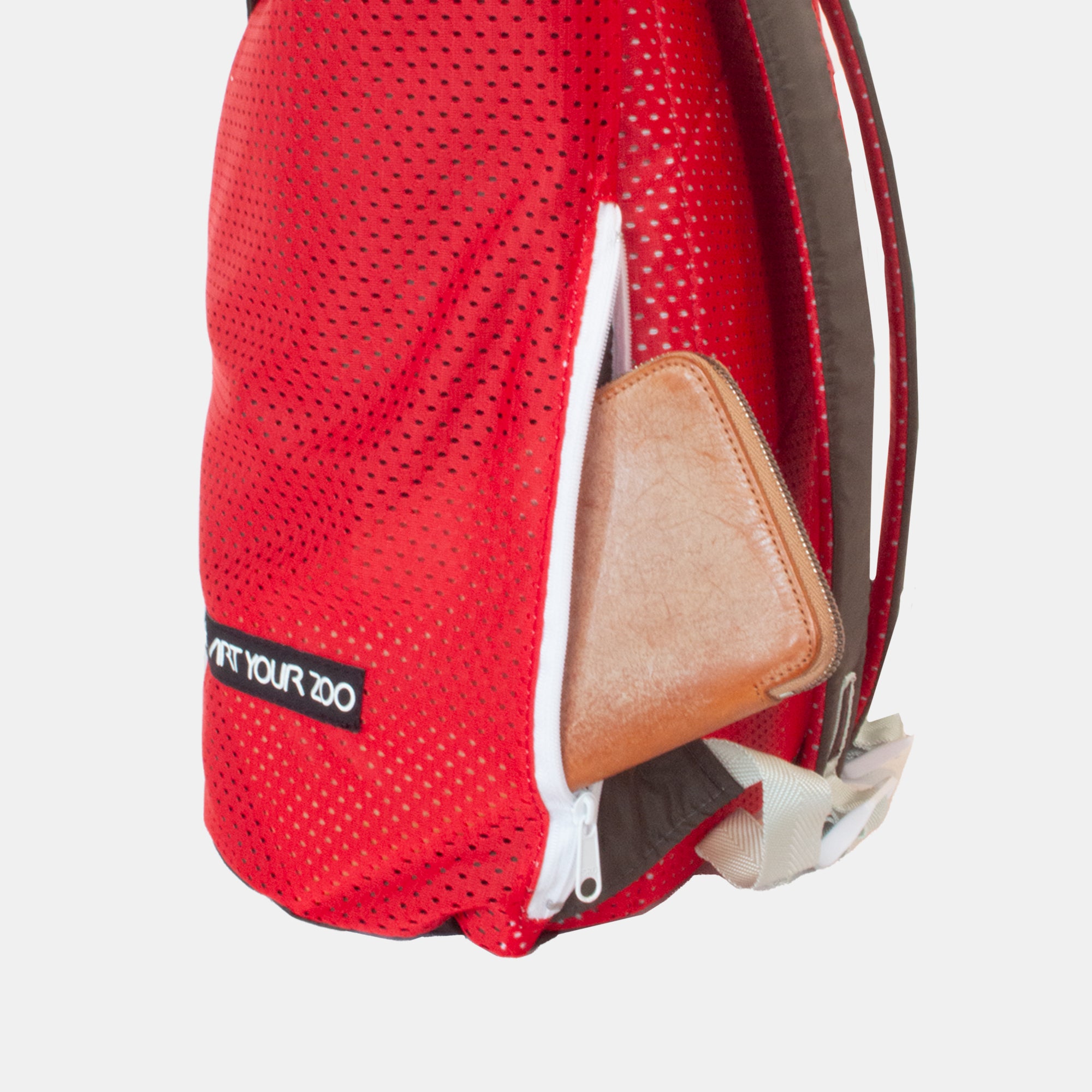 Oblong pockets backpack