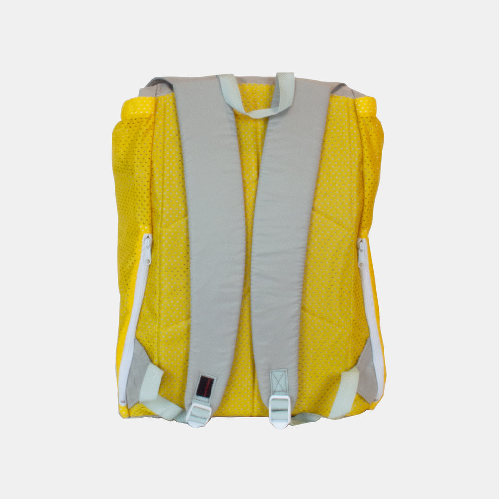 Oblong pockets backpack