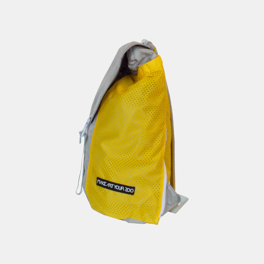Oblong pockets backpack