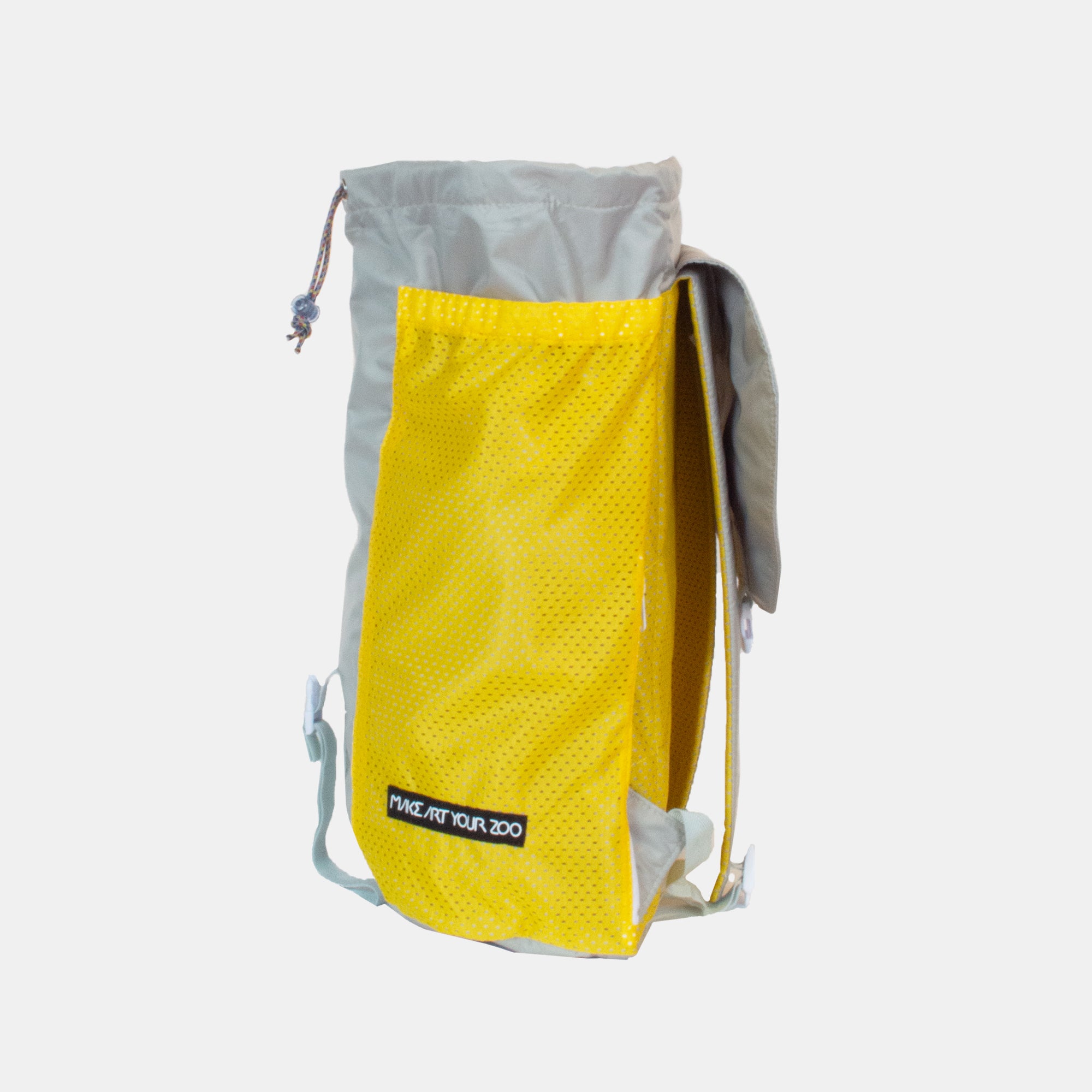 Oblong pockets backpack
