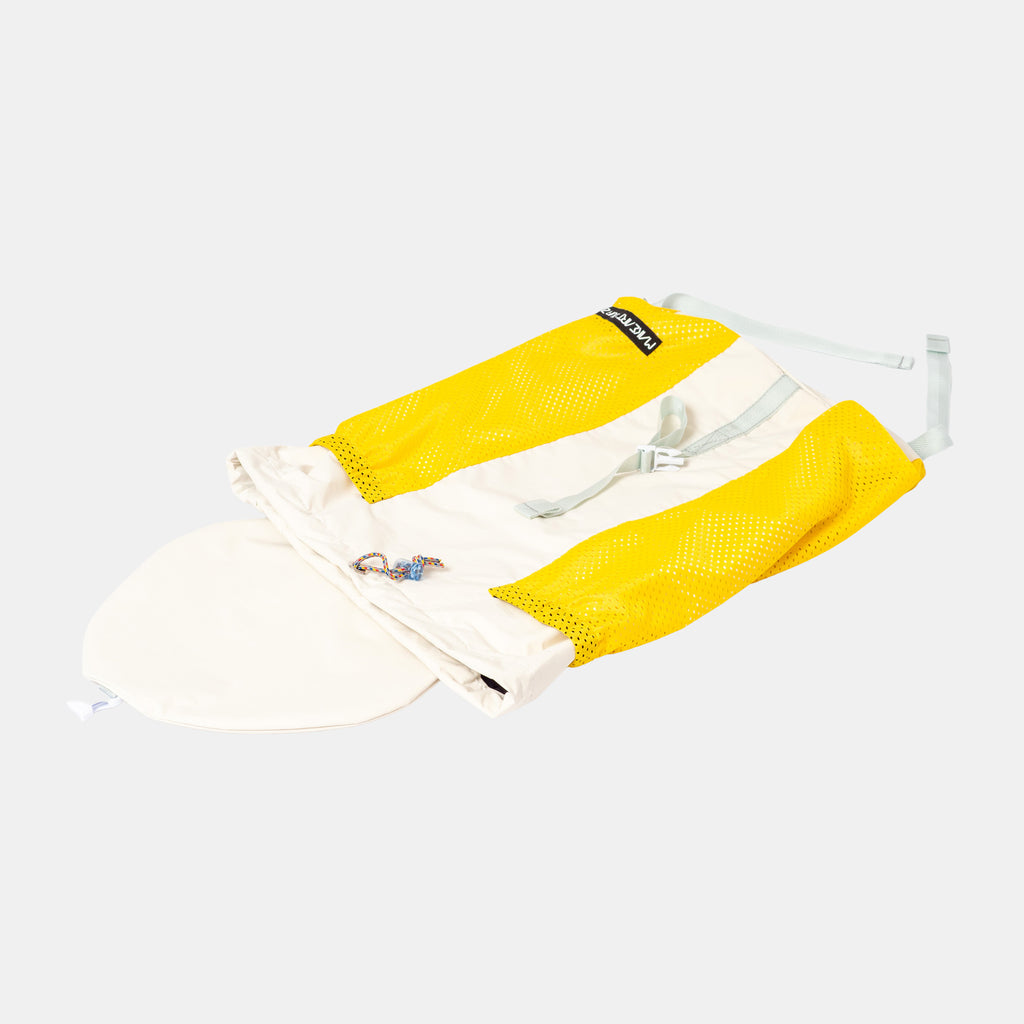 Oblong pockets backpack