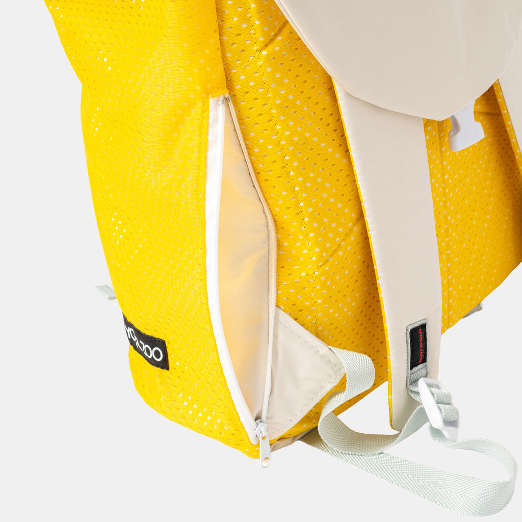 Oblong pockets backpack