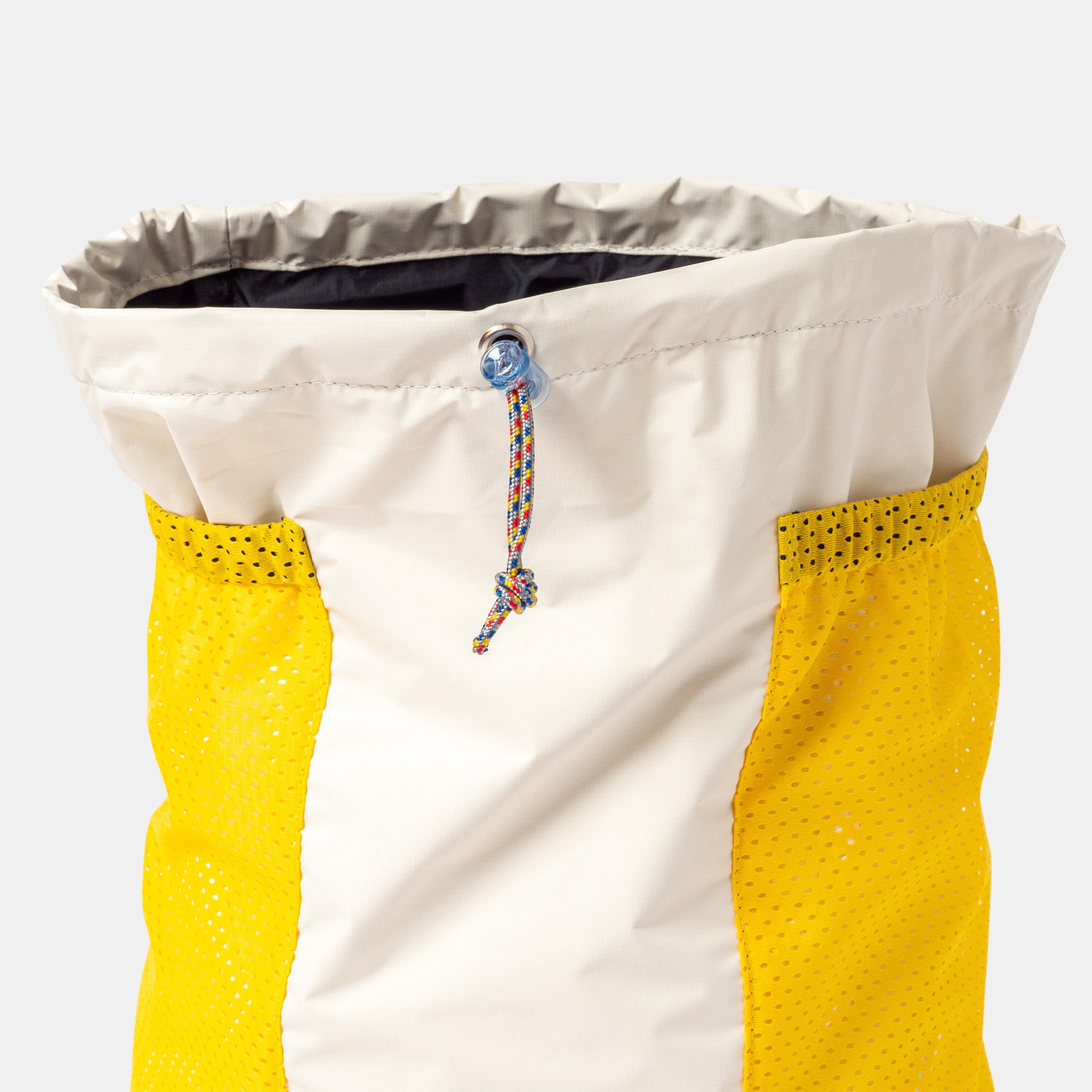 Oblong pockets backpack
