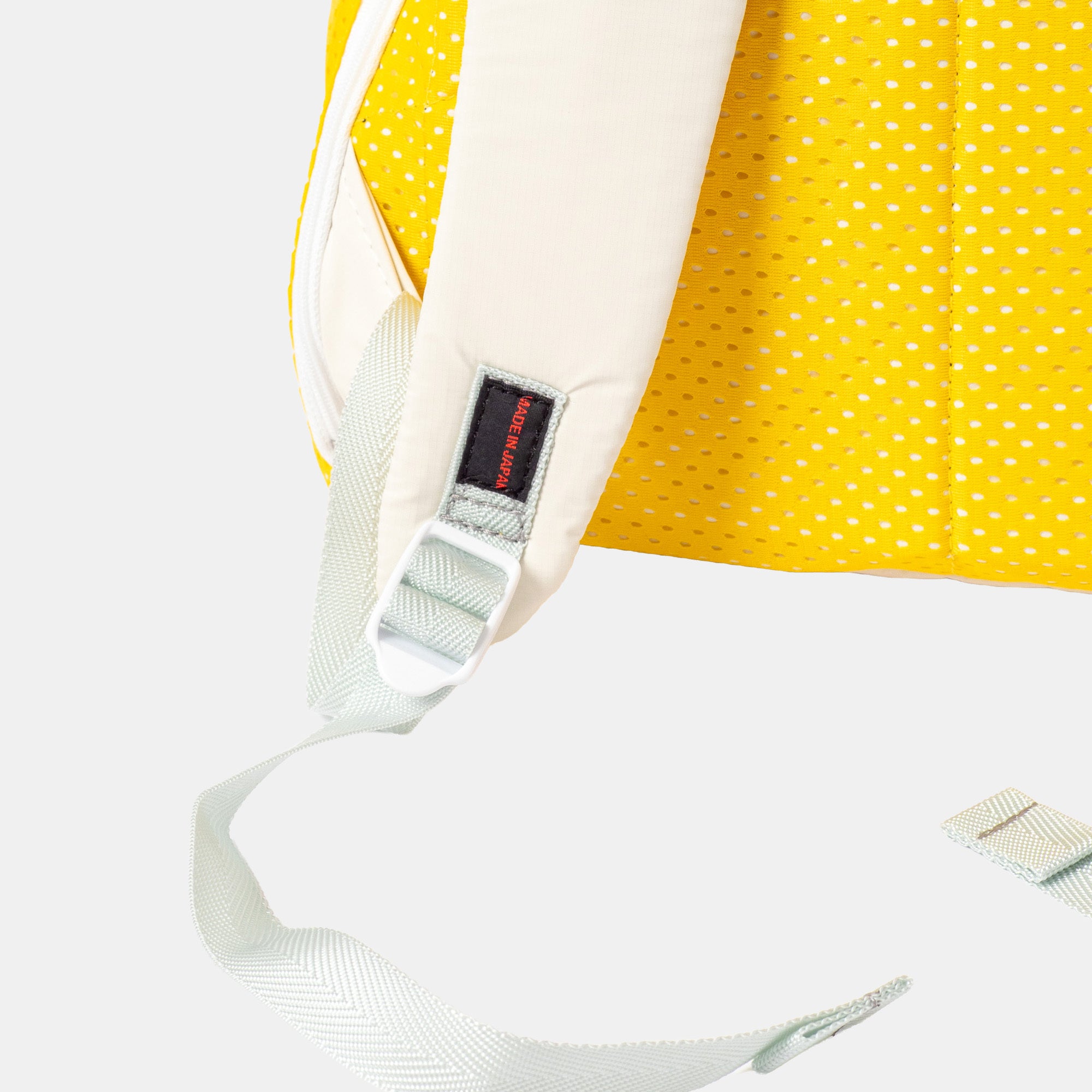 Oblong pockets backpack